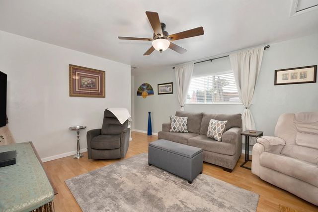 2105 Farnsworth Way, Rancho Cordova, CA 95670