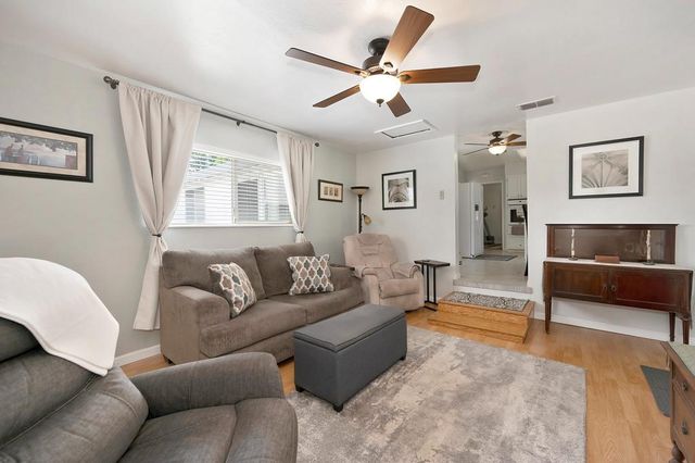 2105 Farnsworth Way, Rancho Cordova, CA 95670