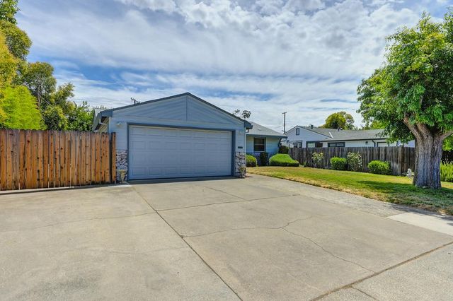 2105 Farnsworth Way, Rancho Cordova, CA 95670