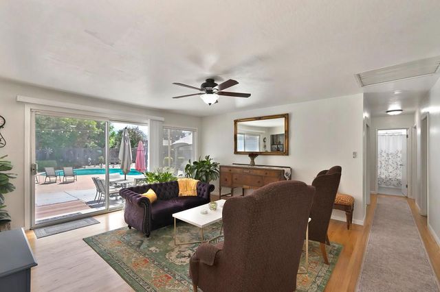 2105 Farnsworth Way, Rancho Cordova, CA 95670