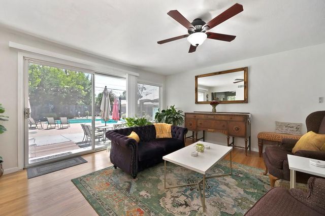 2105 Farnsworth Way, Rancho Cordova, CA 95670