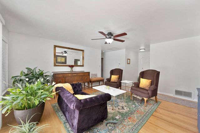 2105 Farnsworth Way, Rancho Cordova, CA 95670