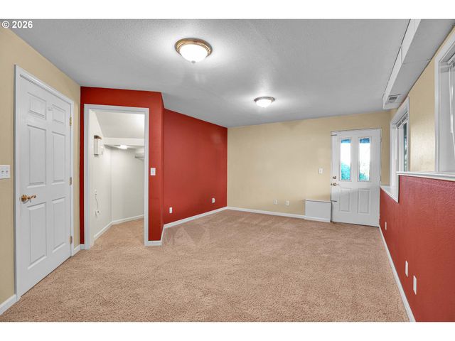 3800 Sw RODLUN Rd, Gresham, OR 97080