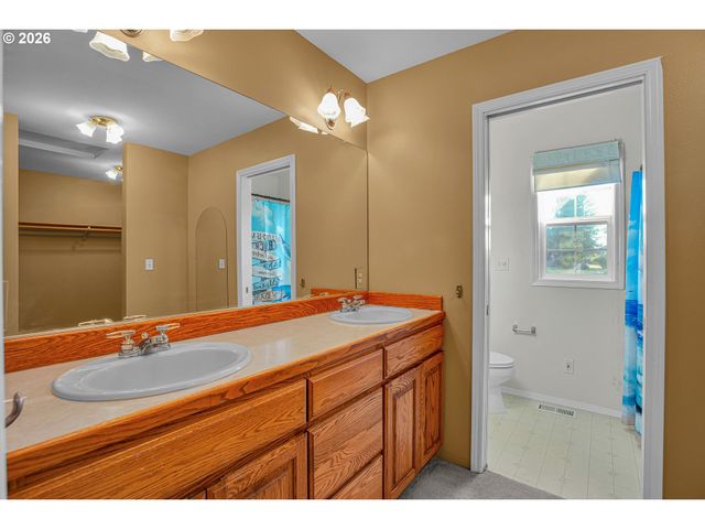 3800 Sw RODLUN Rd, Gresham, OR 97080