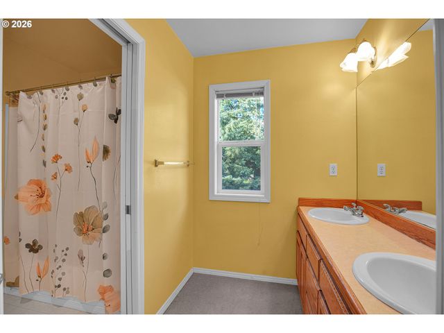 3800 Sw RODLUN Rd, Gresham, OR 97080