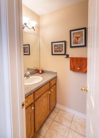 4504 Hilltop Dr, Midland, TX 79707