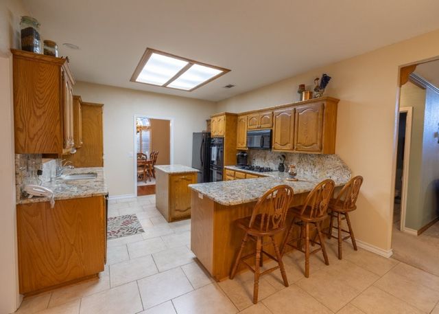 4504 Hilltop Dr, Midland, TX 79707