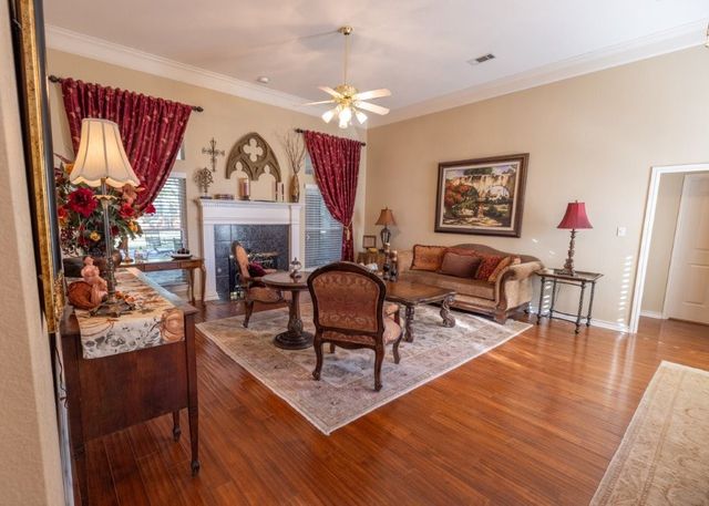 4504 Hilltop Dr, Midland, TX 79707