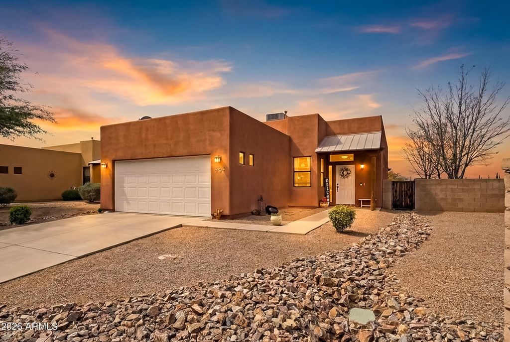 Image 1 of property listing at 996 MARCHBANKS Drive, Sierra Vista, AZ 85635