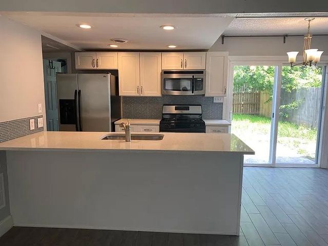 2210 Lanier DR A, Austin, TX 78757