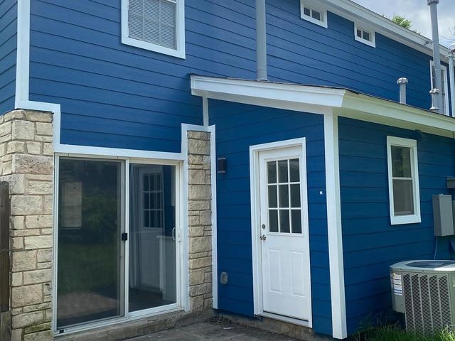 2210 Lanier DR A, Austin, TX 78757