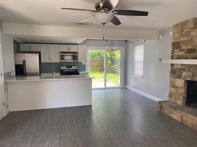 2210 Lanier DR A, Austin, TX 78757