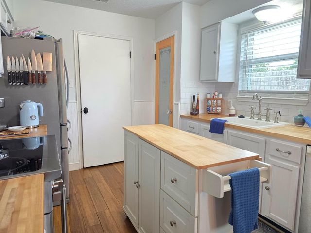 4701 Hiram Brandon Drive, Bay City, TX 77414