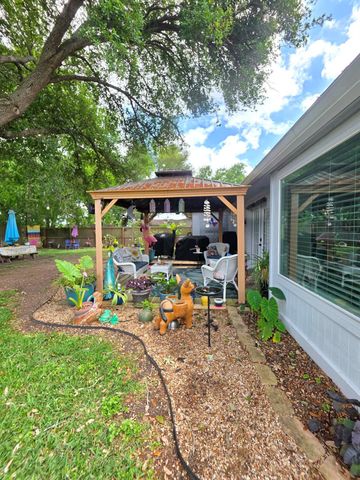 4701 Hiram Brandon Drive, Bay City, TX 77414