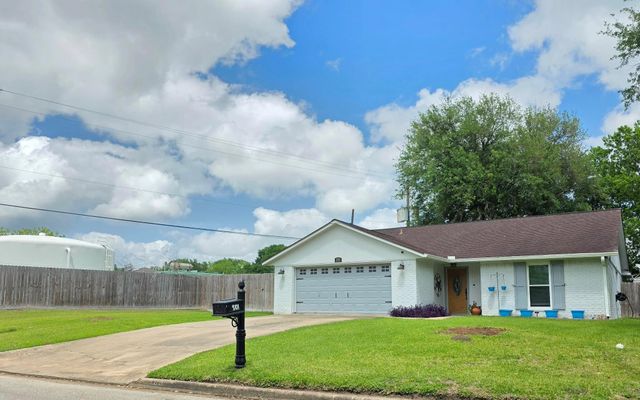 4701 Hiram Brandon Drive, Bay City, TX 77414