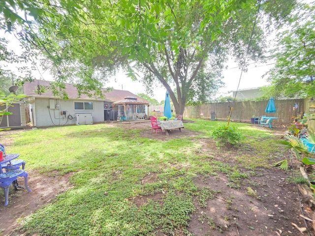 4701 Hiram Brandon Drive, Bay City, TX 77414