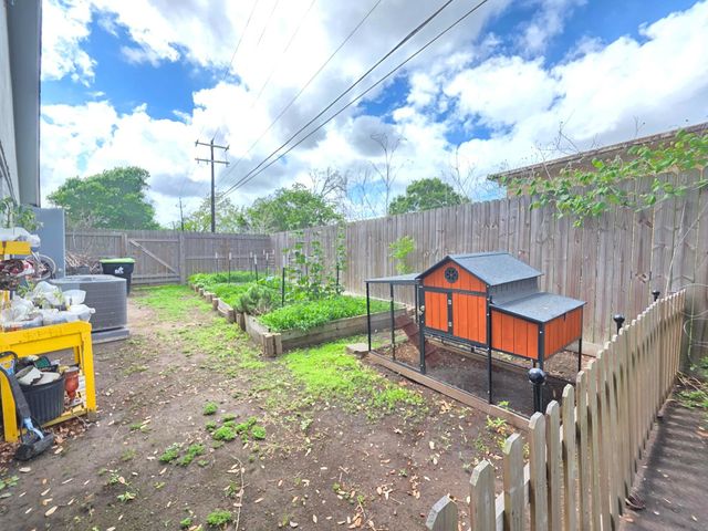 4701 Hiram Brandon Drive, Bay City, TX 77414
