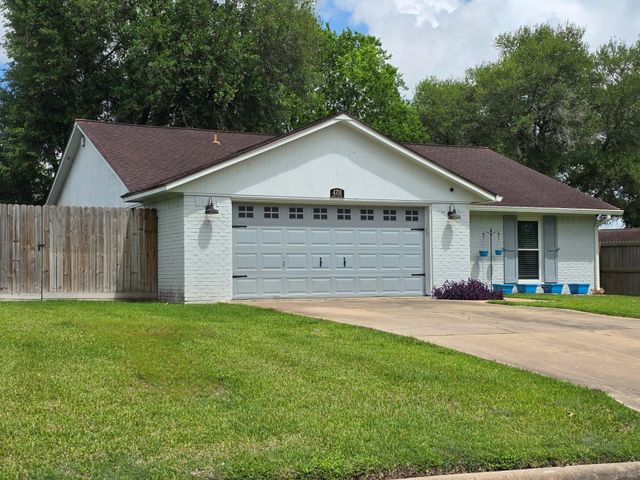 4701 Hiram Brandon Drive, Bay City, TX 77414