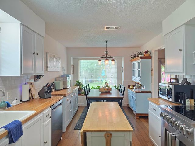 4701 Hiram Brandon Drive, Bay City, TX 77414