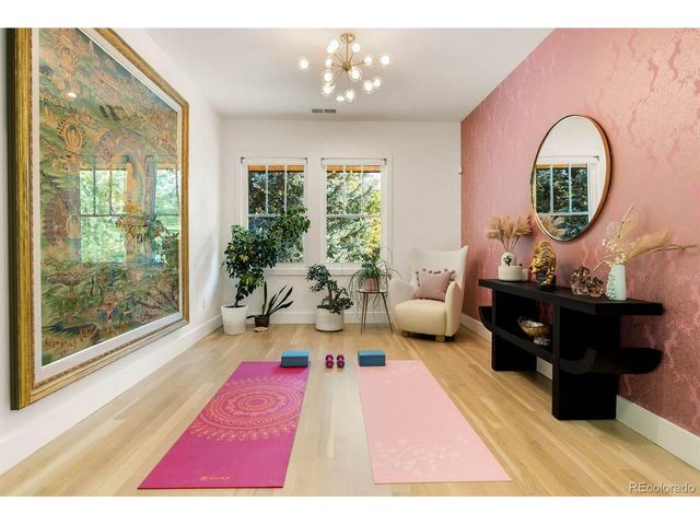 2401 S Fillmore St, Denver, CO 80210