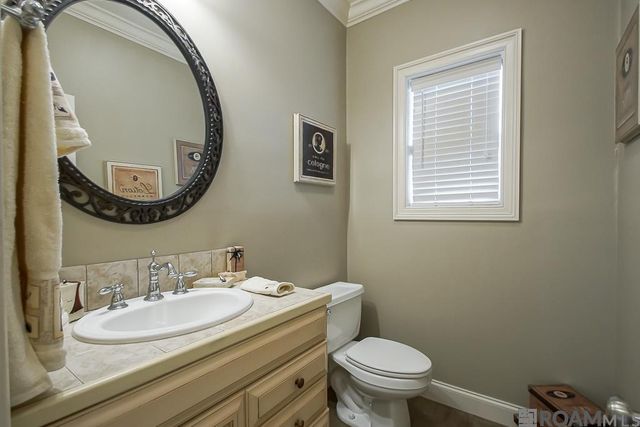 6344 False River Rd, Oscar, LA 70762