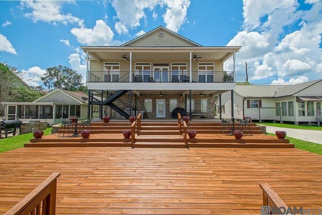 6344 False River Rd, Oscar, LA 70762