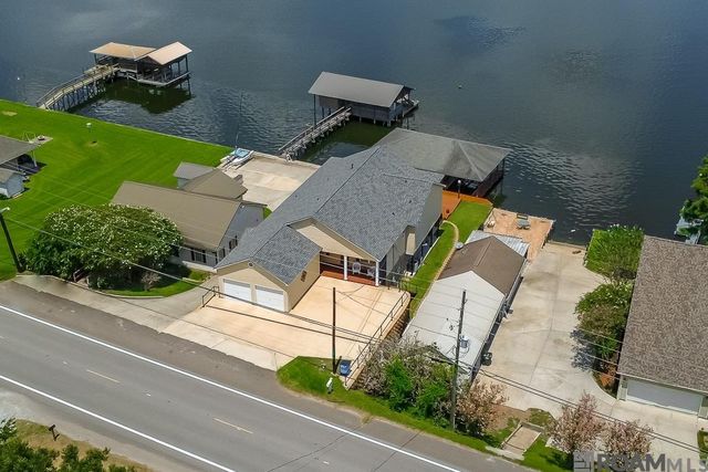 6344 False River Rd, Oscar, LA 70762