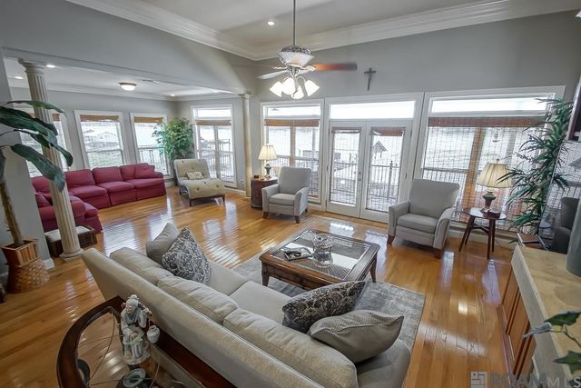 6344 False River Rd, Oscar, LA 70762