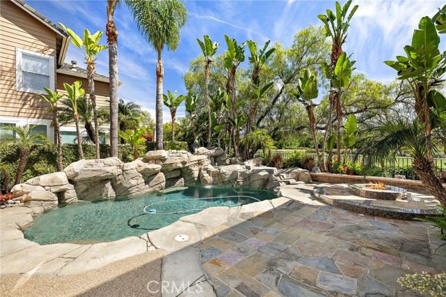 10 Water Lily Way, Laguna Hills, CA 92679
