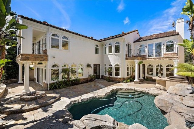 10 Water Lily Way, Laguna Hills, CA 92679