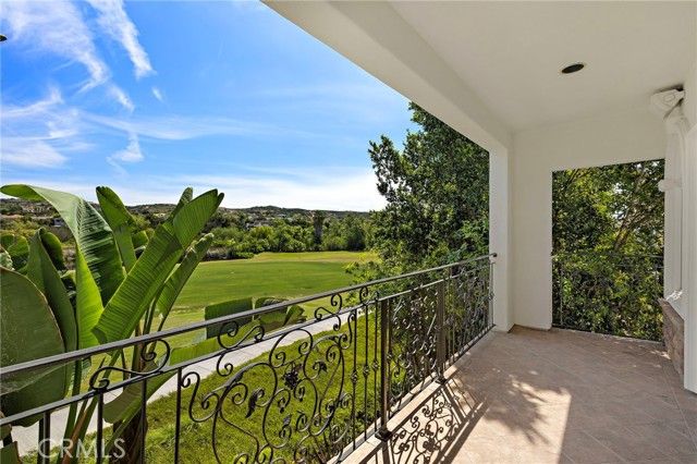 10 Water Lily Way, Laguna Hills, CA 92679
