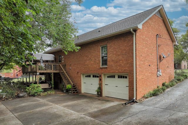 140 Paradise Dr, Hendersonville, TN 37075