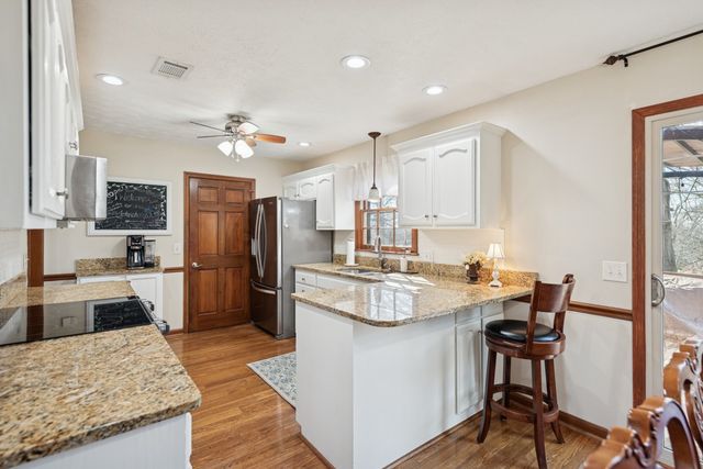 140 Paradise Dr, Hendersonville, TN 37075