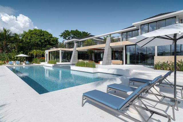 488 S Beach Road, Jupiter Island, FL 33455