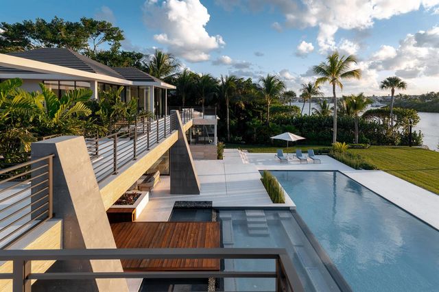 488 S Beach Road, Jupiter Island, FL 33455