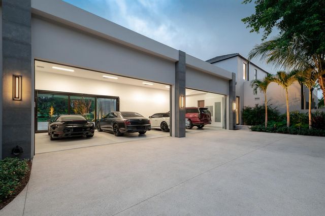 488 S Beach Road, Jupiter Island, FL 33455