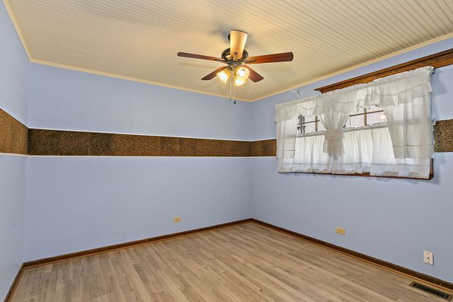 2 Summit Avenue, East Dundee, IL 60118