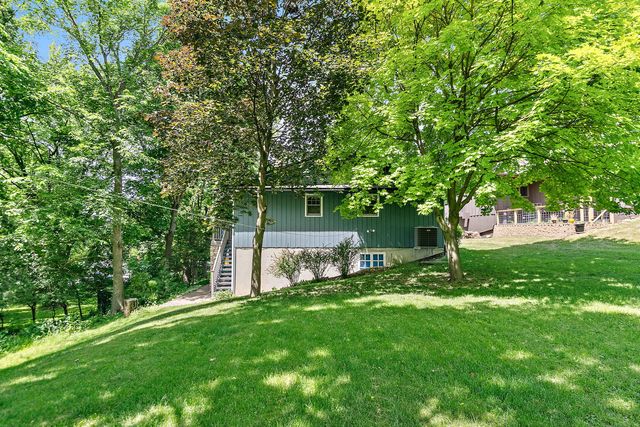 2 Summit Avenue, East Dundee, IL 60118