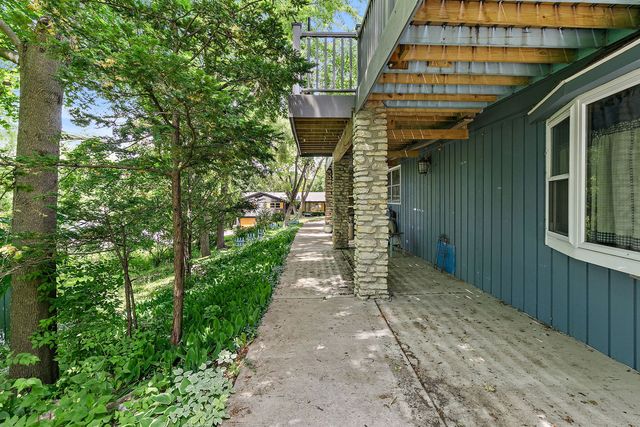 2 Summit Avenue, East Dundee, IL 60118