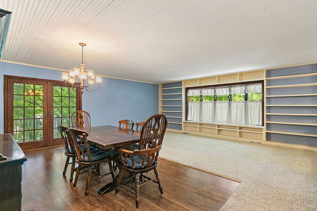 2 Summit Avenue, East Dundee, IL 60118