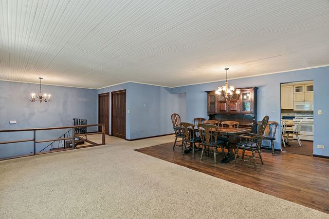 2 Summit Avenue, East Dundee, IL 60118