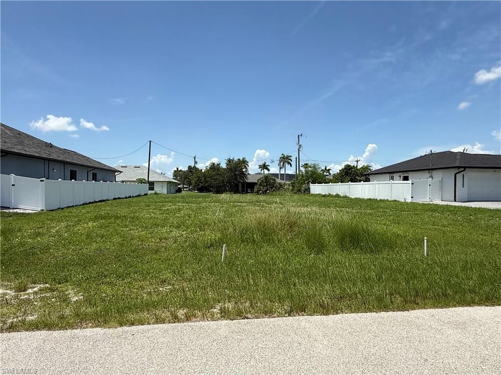 1621 SE 19th LN, CAPE CORAL, FL 33990 — photo 2