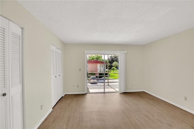 16 Vista Palm Lane 204, Vero Beach, FL 32962