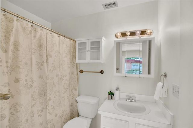 16 Vista Palm Lane 204, Vero Beach, FL 32962