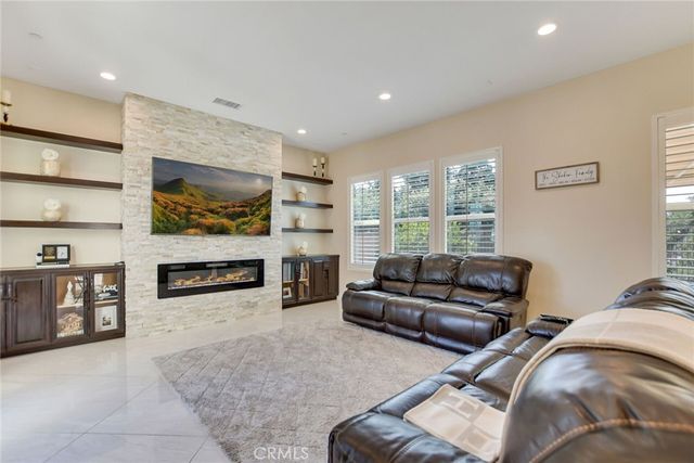 1127 Las Colinas Way, San Dimas, CA 91773