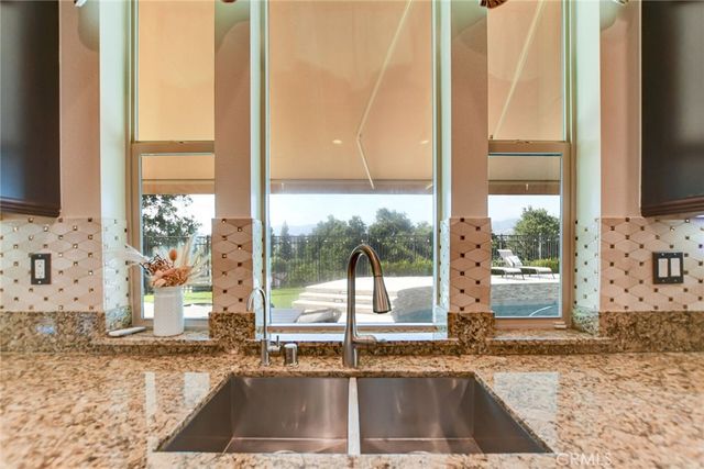 1127 Las Colinas Way, San Dimas, CA 91773