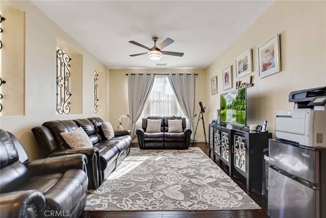 1127 Las Colinas Way, San Dimas, CA 91773