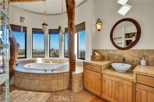 5597 Acoma Trail, Yucca Valley, CA 92284