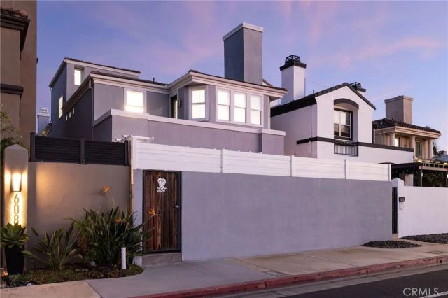 606 Goldenwest Street, Huntington Beach, CA 92648
