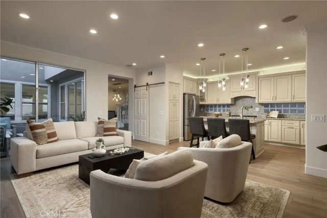 606 Goldenwest Street, Huntington Beach, CA 92648